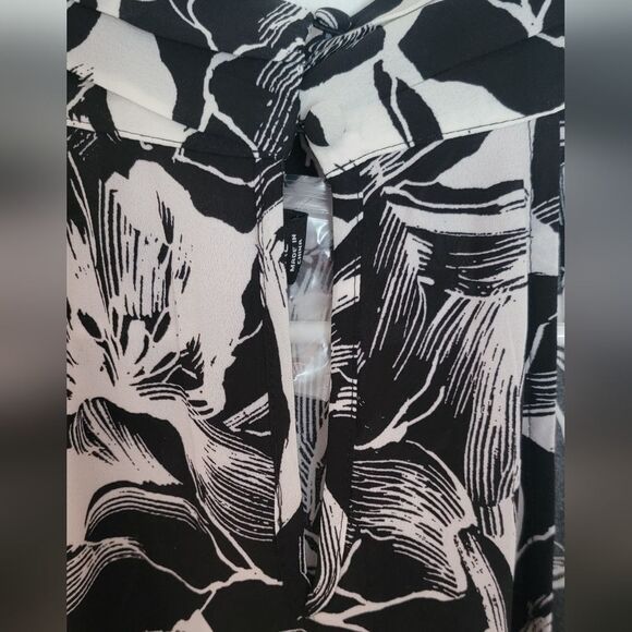New York & Company Black and White Floral Halter Top NWTS Size Xl - Picture 3 of 4